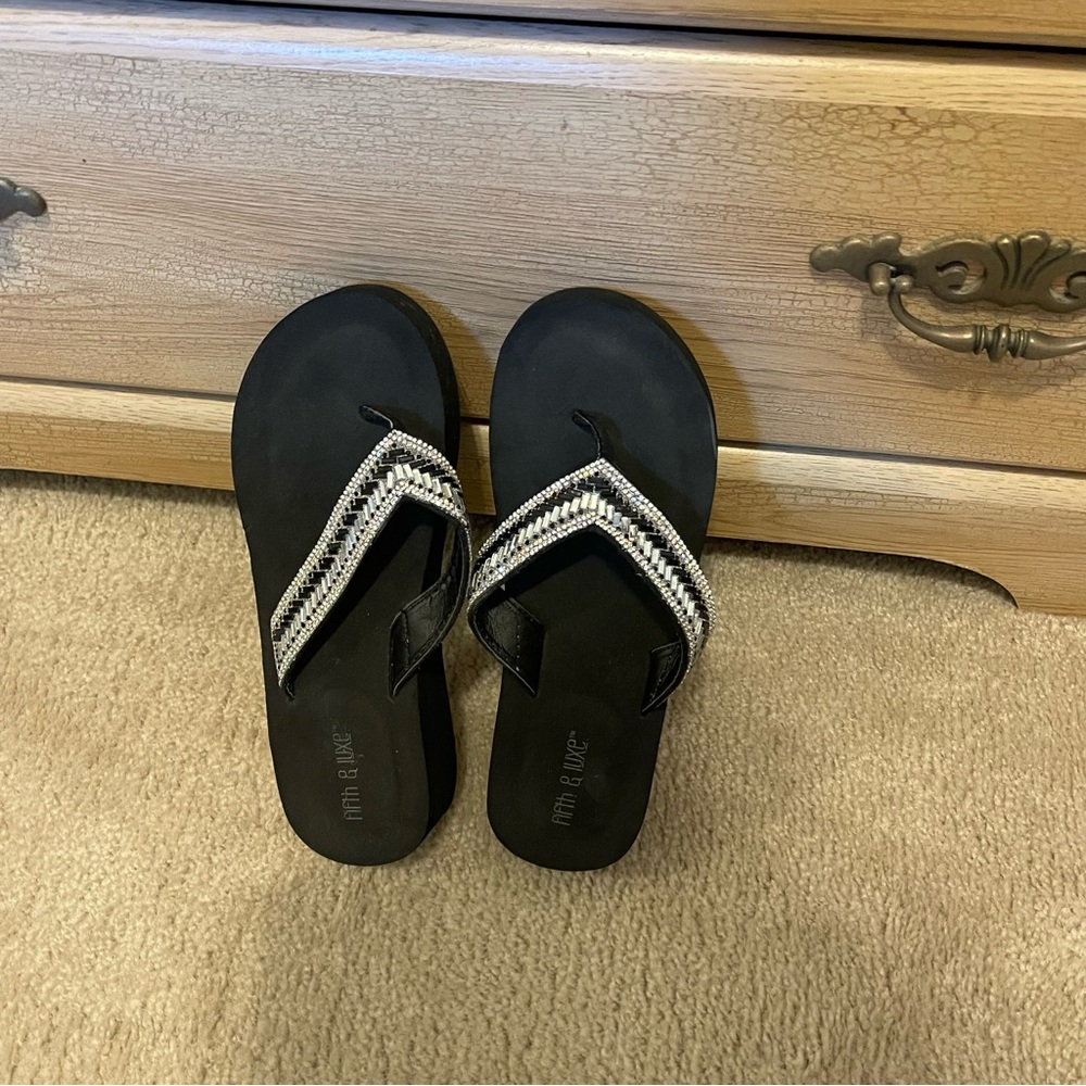 Black Casual Thong Sandals with Striped Straps